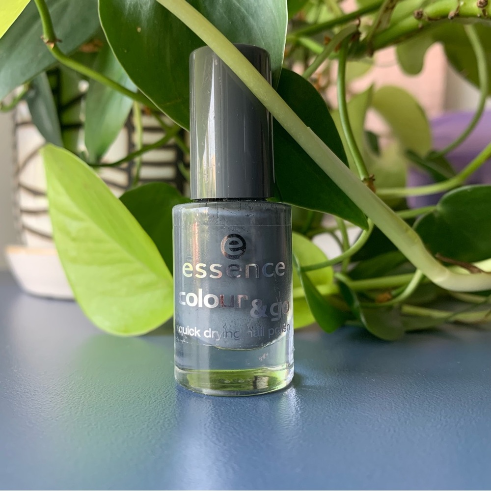 Free with purchase- Essence colour & go